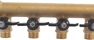 SOMATHERM ДЛЯ ВАС - Латунный коллектор с 4 наружными выходами 15/21 и мини-клапанами с поворотом на 1/4 оборота, внутренним входом 20/27 и наружным выходом 20/27. Идеально подходит для санитарных и отопительных установок.