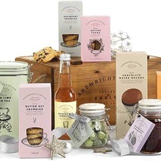 Подарочная корзина Cartwright & Butler, корзина Bishopdale, подарочная корзина, наполненная лучшими ирисками, выпечкой и сладостями из Англии.