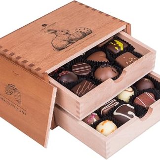 CHOCOLISSIMO - Пасхальные конфеты, пасхальный подарок - 20 изысканных пралине ручной работы в деревянной коробке с двумя выдвижными ящиками, сладкий шоколадный подарок