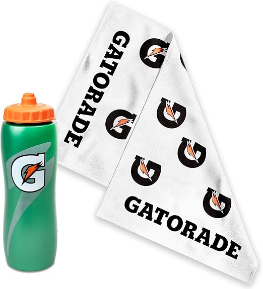 Набор Gatorade Sideline, включающий полотенце и бутылку – одна бутылка объемом 907 мл и одно полотенце размером 56 см x 107 см.