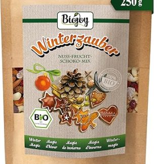 Органическая смесь орехов и фруктов Biojoy Winter Magic (250 г) с миндалем, кешью, клюквой, белой шелковицей, бразильскими орехами и шоколадом.