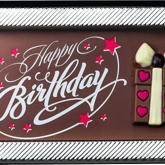 Шоколадный батончик с надписью «С днем ​​рождения» и высококачественным дизайном (в виде торта).
