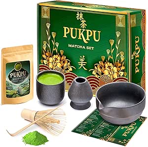 Традиционный чайный набор Pukpu для матча — японский набор для чайной церемонии, включающий порошок матча, бамбуковый венчик, ложку чашаку, чашу для матча и ситечко — элегантный подарок для любителей чая.