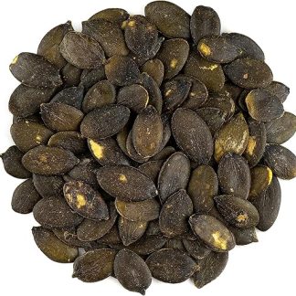 Сырые органические тыквенные семечки.
